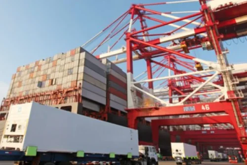 Early transpacific spot rate slump